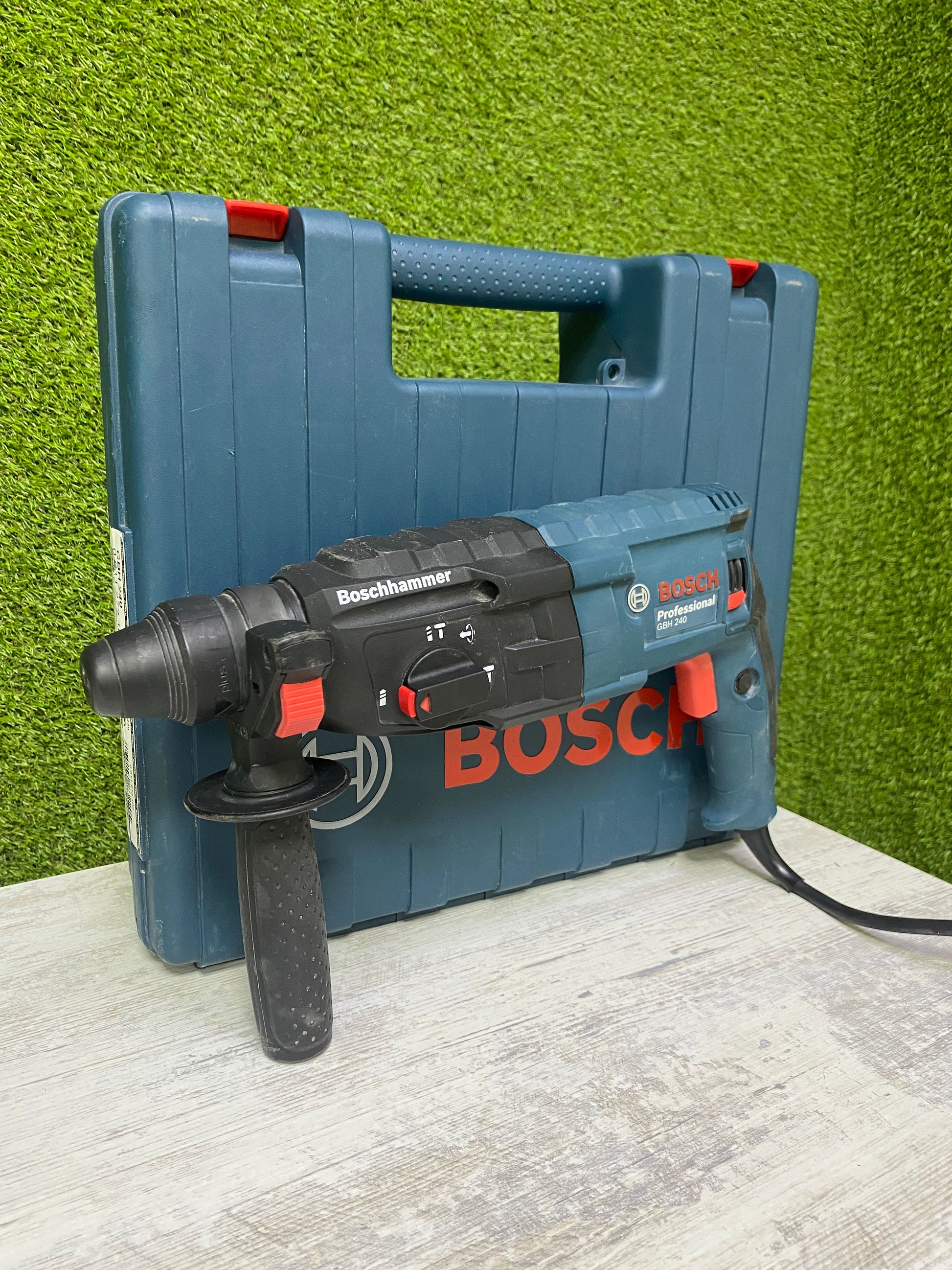 პერფორატორი Bosch Professional 790W